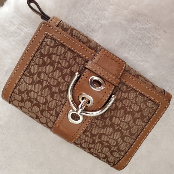 Coach Hand Bag with matching wallet - Picture 5 of 9